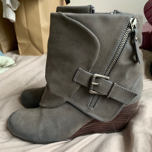 Grey ankle booties - Picture 1 of 4